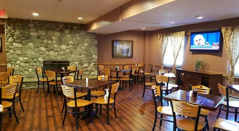 ホテル Americas Best Value Inn & Suites Anchorage Airport
