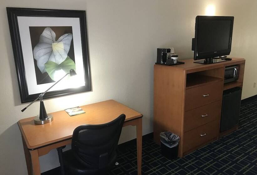 فندق Best Western Louisville South Shepherdsville