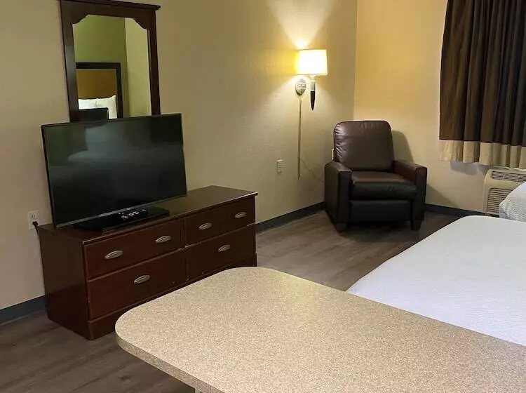 Отель Suburban Studios Auburn Hills   Detroit