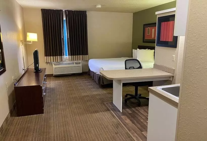 Отель Suburban Studios Auburn Hills   Detroit