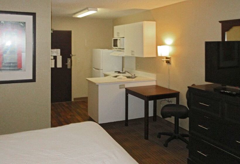 Отель Suburban Studios Minneapolis Bloomington