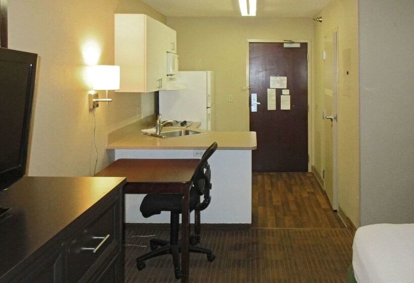 Отель Suburban Studios Minneapolis Bloomington