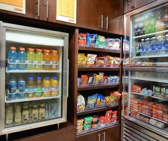 فندق Fairfield Inn & Suites By Marriott Charlottesville North