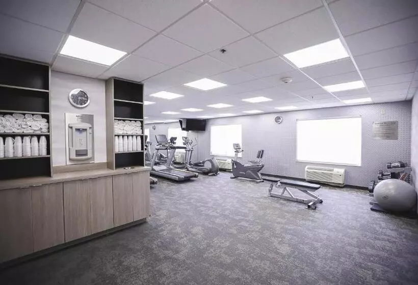 هتل Fairfield Inn & Suites Jackson Airport