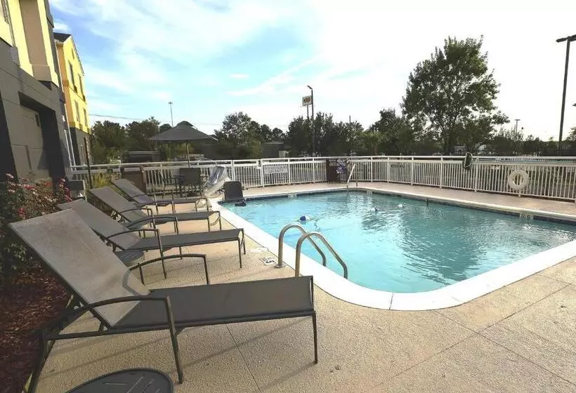 هتل Fairfield Inn & Suites Jackson Airport