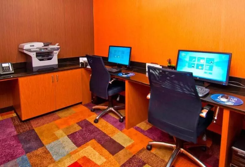 هتل Fairfield Inn & Suites Jackson Airport