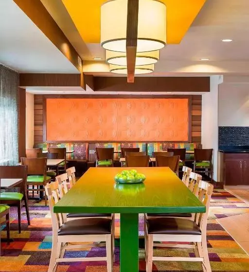 בית מלון כפרי Fairfield Inn & Suites Mansfield Ontario