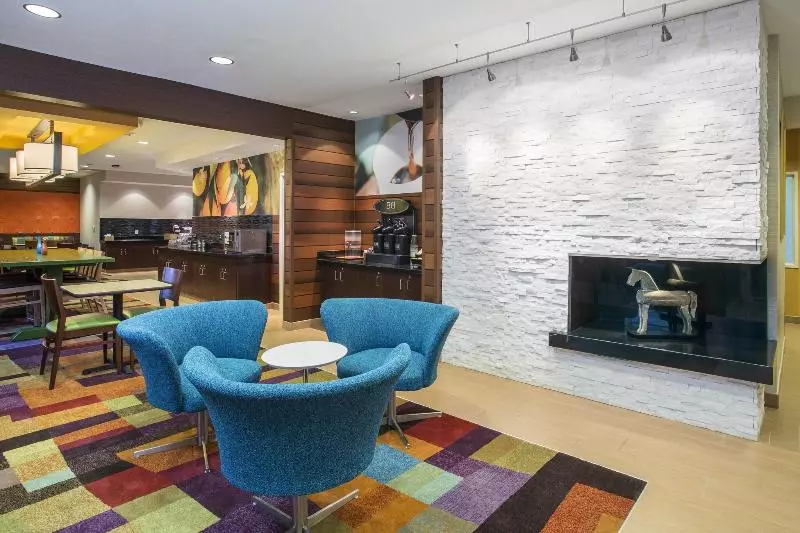 فندق Fairfield Inn & Suites Oshkosh