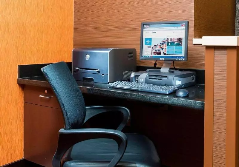 فندق Fairfield Inn & Suites Oshkosh