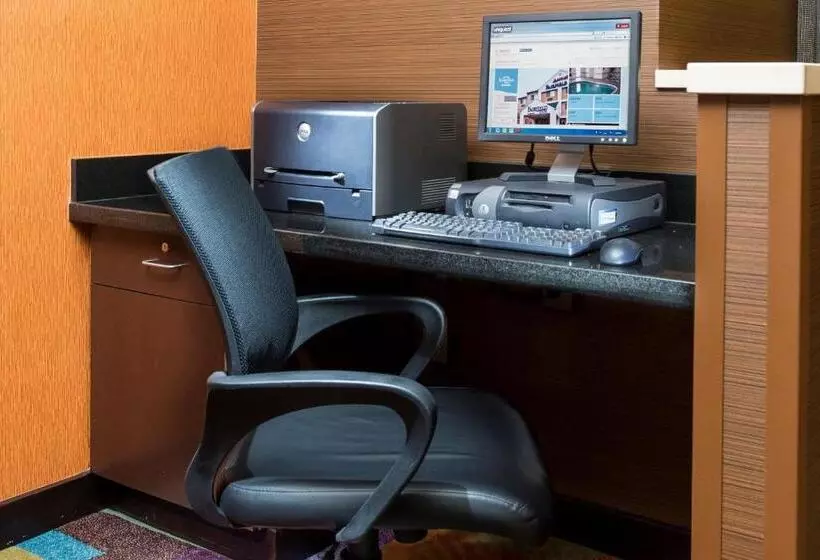 فندق Fairfield Inn & Suites Oshkosh