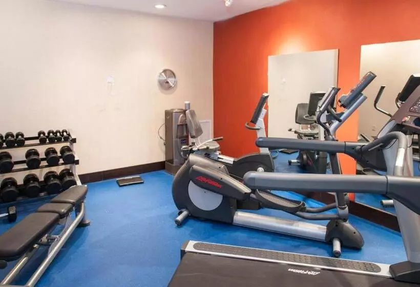 Отель Fairfield Inn & Suites Savannah I95 South