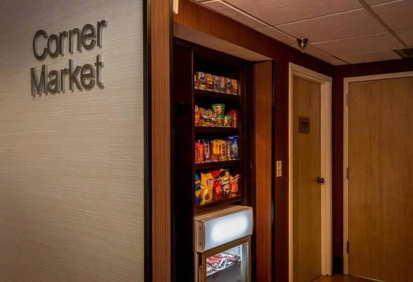 Отель Fairfield Inn & Suites Savannah I95 South