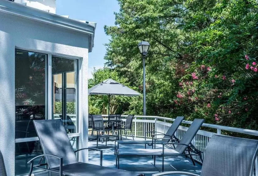 Отель Fairfield Inn & Suites Savannah I95 South