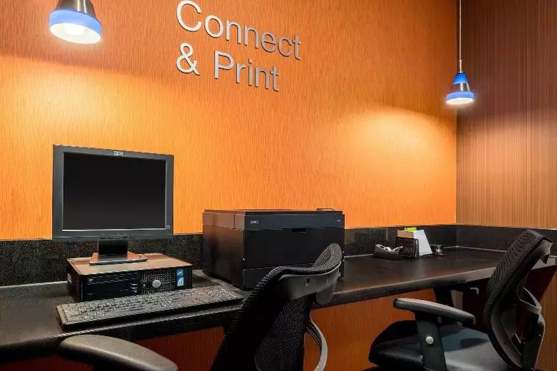 Отель Fairfield Inn & Suites Stevens Point