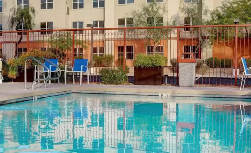בית מלון כפרי Holiday Inn Express & Suites Phoenix   Mesa West, An Ihg