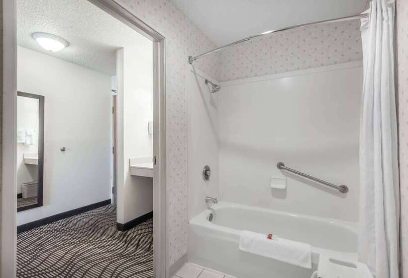 בית מלון כפרי Ramada By Wyndham Coeur D'alene