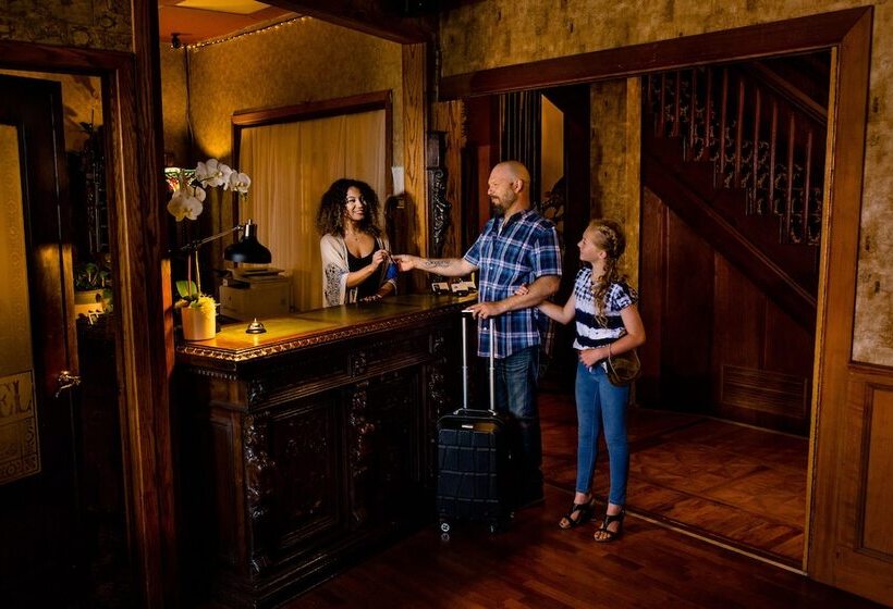 旅馆 The Inn At 2nd & C