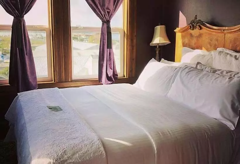 Retkeilymaja The Inn At 2nd & C