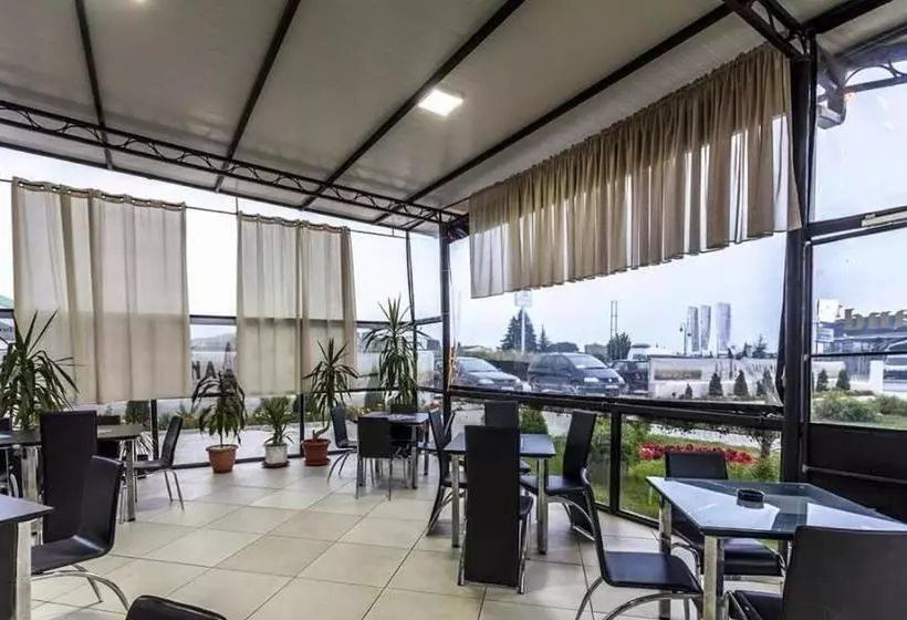 هتل Villa Grand Bitola