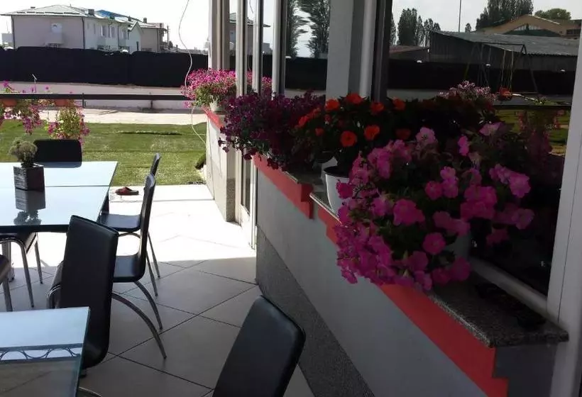 هتل Villa Grand Bitola