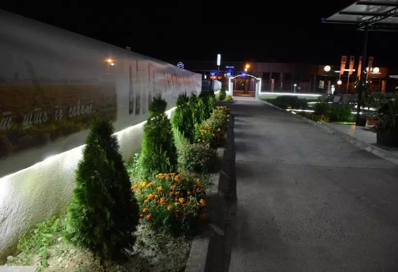 هتل Villa Grand Bitola