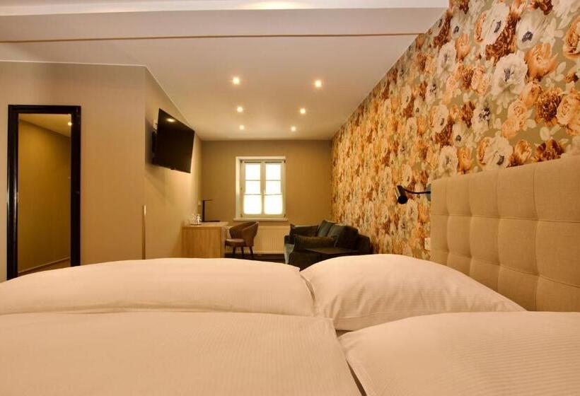 פנסיון Warsberger Weinhof Hotel & Weinwirtschaft