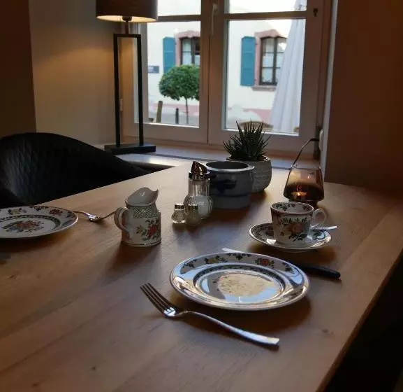 Majatalo Warsberger Weinhof   Hotel & Weinwirtschaft