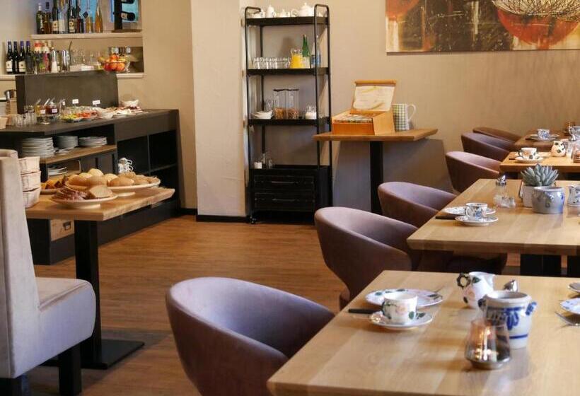 פנסיון Warsberger Weinhof Hotel & Weinwirtschaft