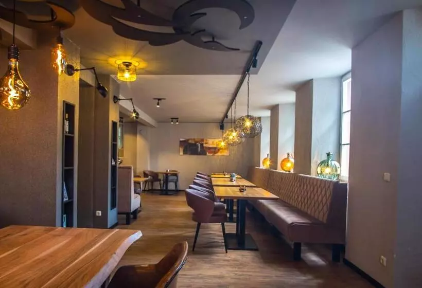 Majatalo Warsberger Weinhof   Hotel & Weinwirtschaft