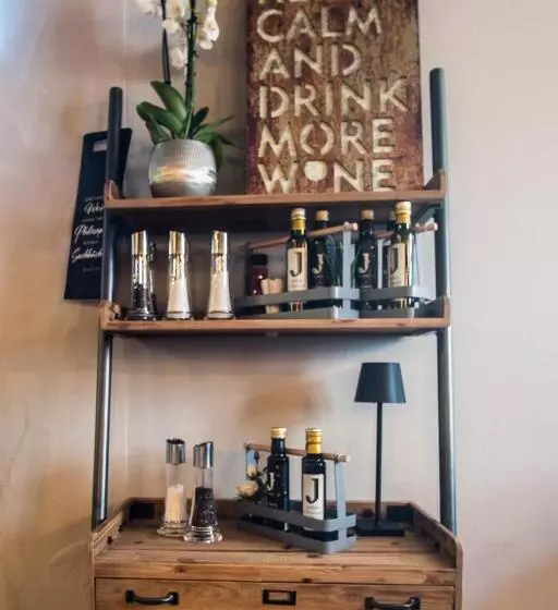 Majatalo Warsberger Weinhof   Hotel & Weinwirtschaft