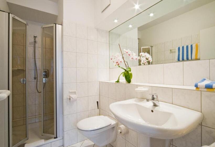 פנסיון Warsberger Weinhof Hotel & Weinwirtschaft