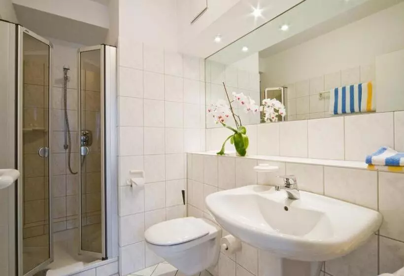 Majatalo Warsberger Weinhof   Hotel & Weinwirtschaft