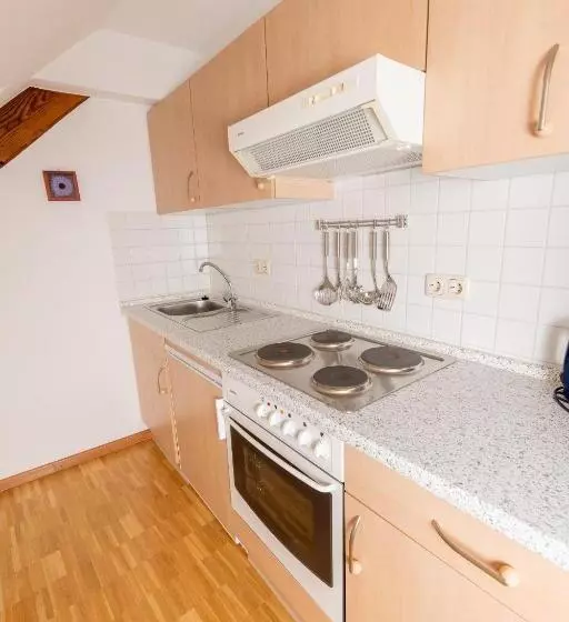 Majatalo Warsberger Weinhof   Hotel & Weinwirtschaft