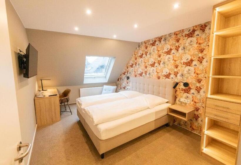 פנסיון Warsberger Weinhof Hotel & Weinwirtschaft