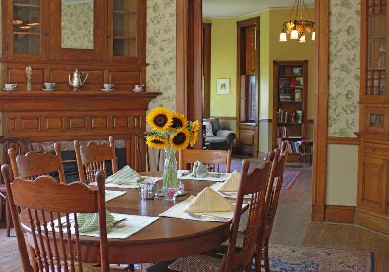 تختخواب و صبحانه William Henry Miller Inn