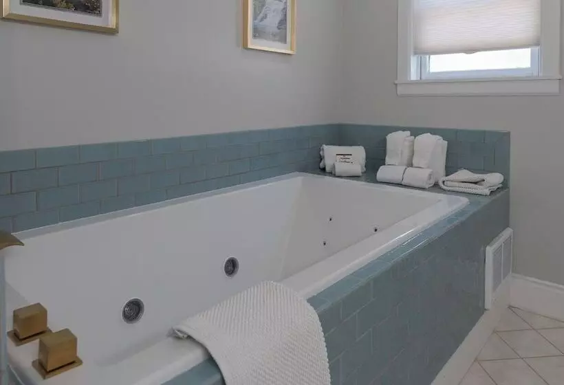 Aamiaismajoitus (B&B) William Henry Miller Inn