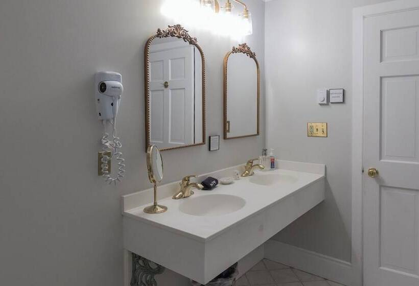 تختخواب و صبحانه William Henry Miller Inn