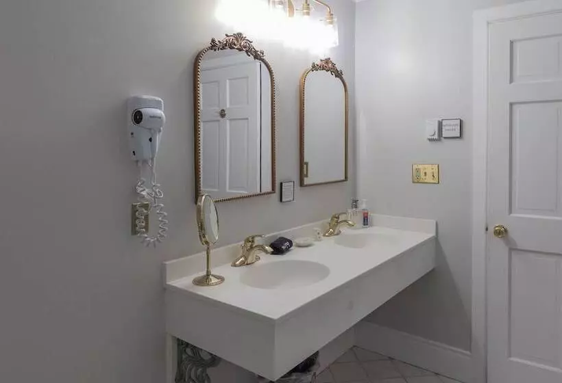 Aamiaismajoitus (B&B) William Henry Miller Inn