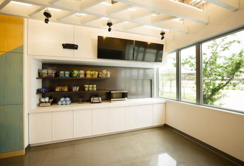 Отель Aloft Austin Airport