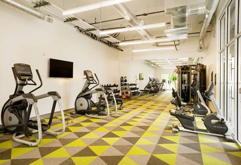 Отель Aloft Austin Airport