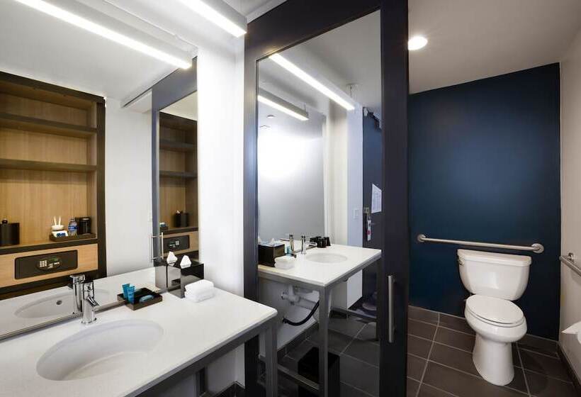 Отель Aloft Austin Airport