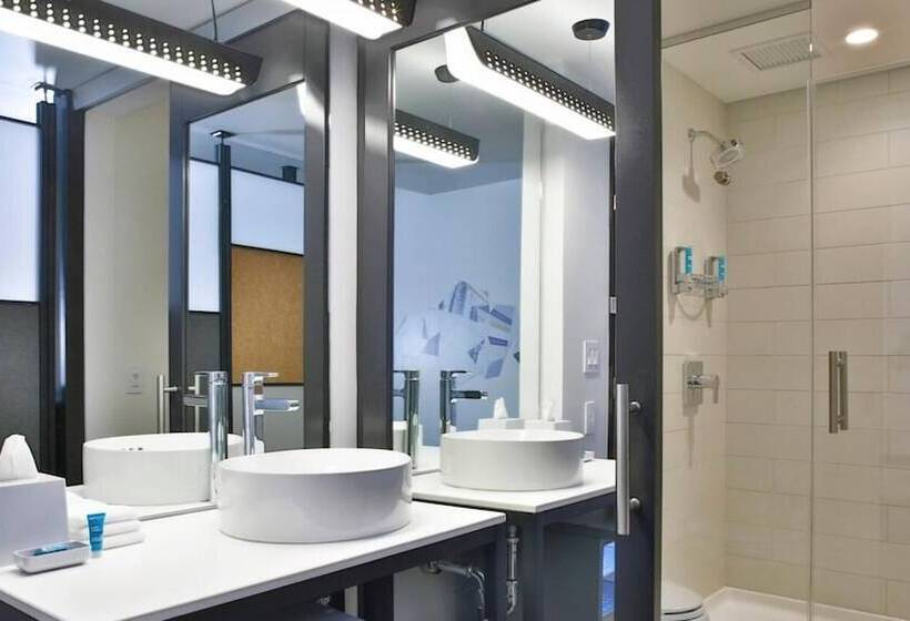 Отель Aloft Austin Airport