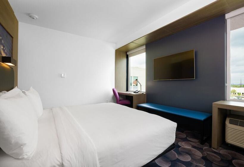 Отель Aloft Austin Airport