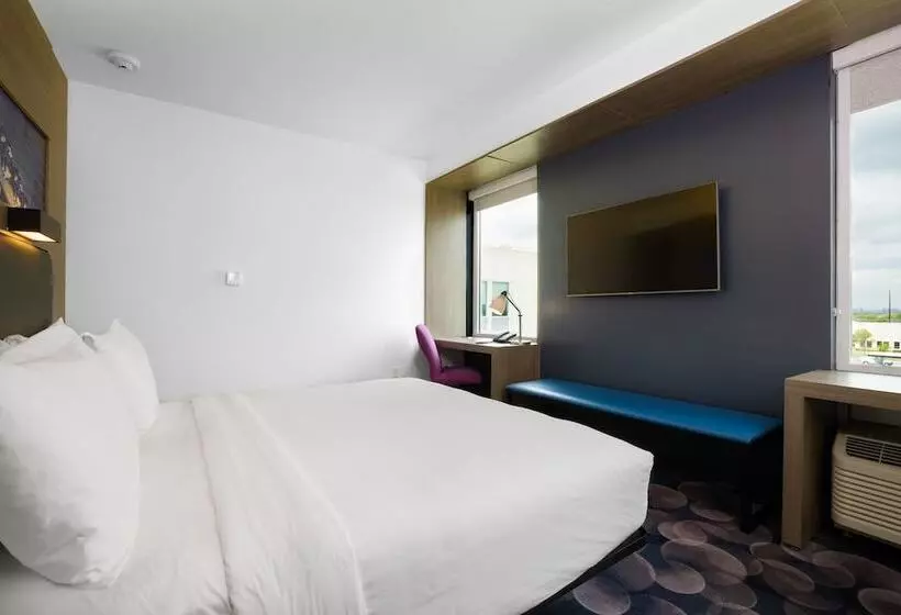 ホテル Aloft Austin Airport