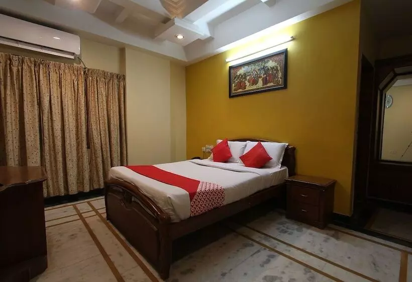 ホテル Kubera Palace By Oyo Rooms