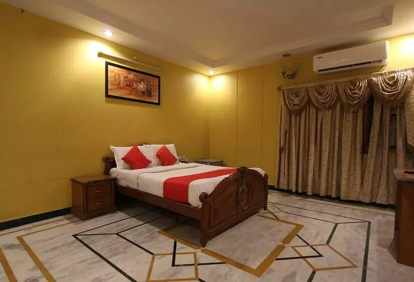ホテル Kubera Palace By Oyo Rooms