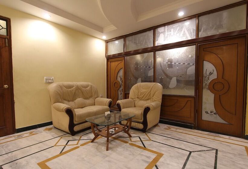 Hotel Kubera Palace By Oyo Rooms