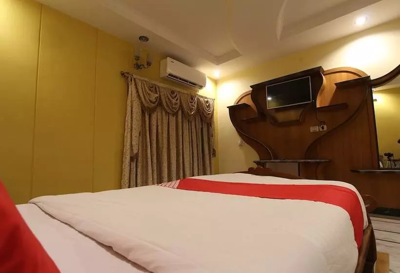 ホテル Kubera Palace By Oyo Rooms