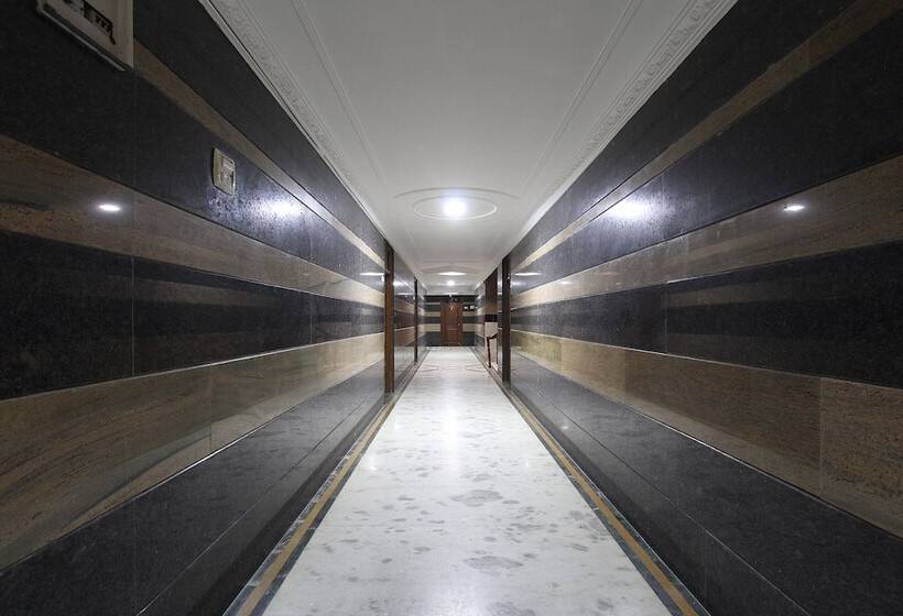 Hotel Kubera Palace By Oyo Rooms