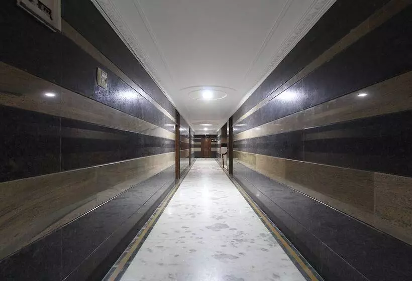 ホテル Kubera Palace By Oyo Rooms